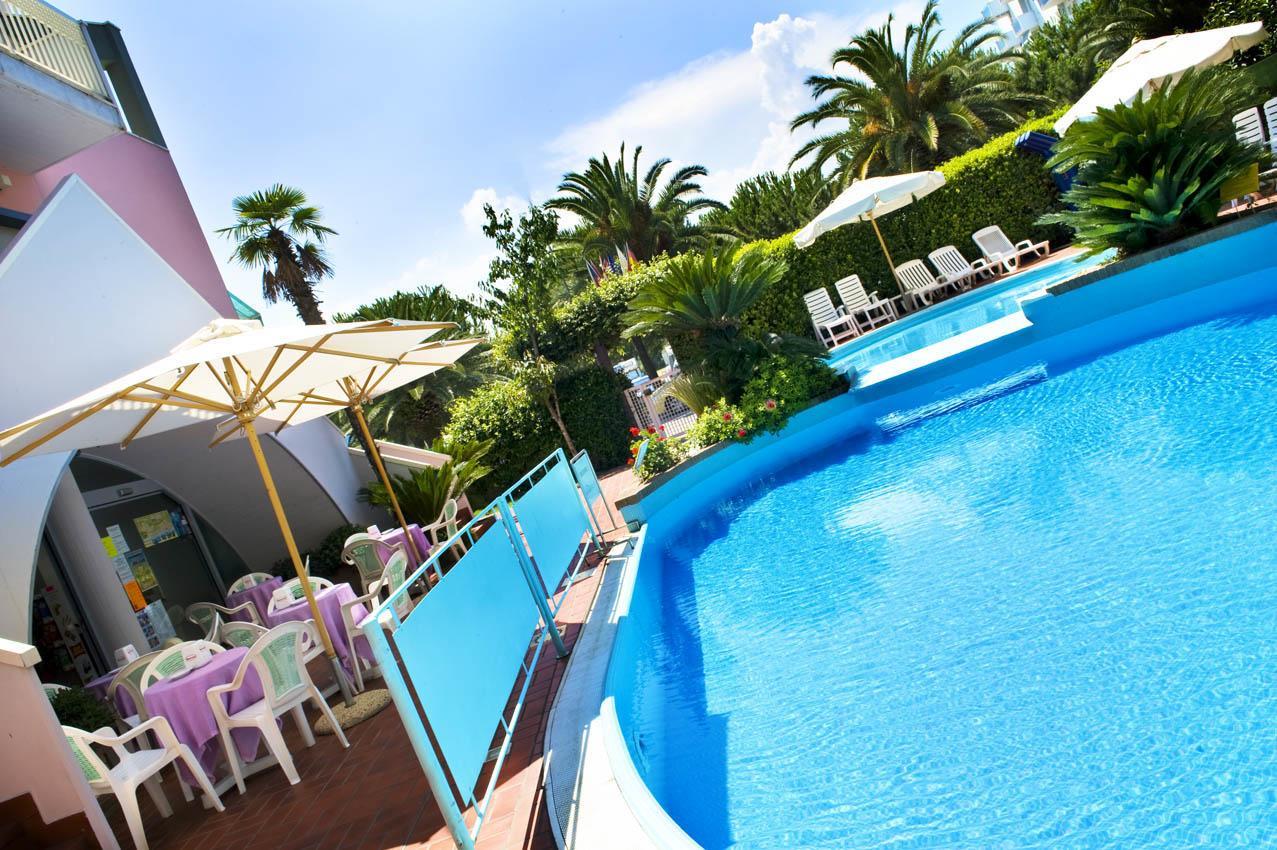 Residence Mediterraneo San Benedetto del Tronto Exterior photo