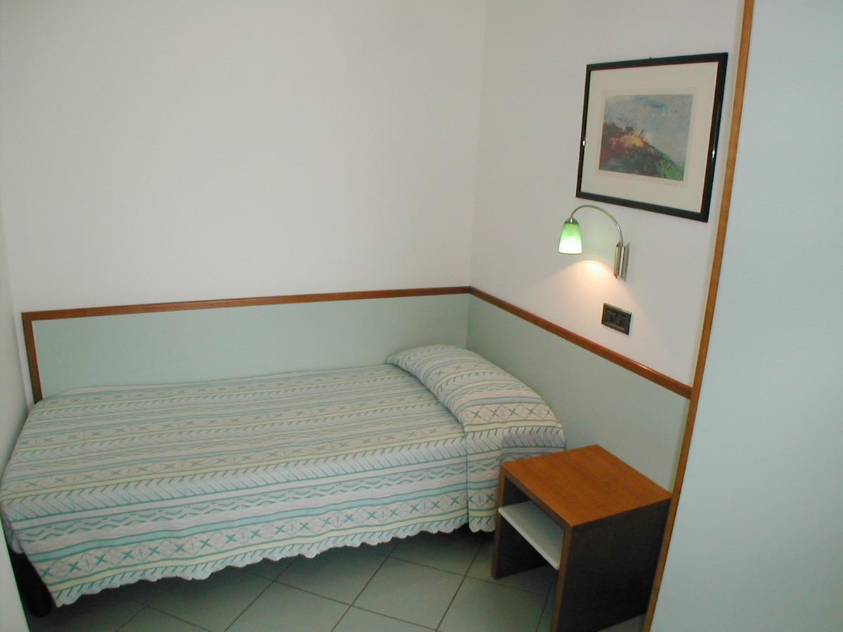 Residence Mediterraneo San Benedetto del Tronto Room photo